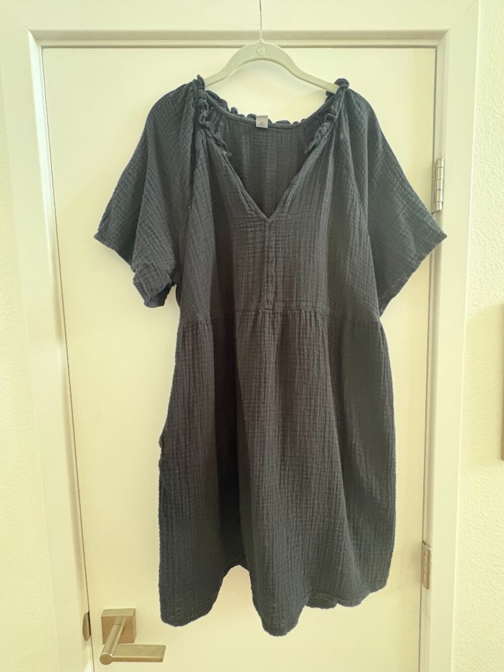 Old Navy SS Demi Swing Dress in Black Jack, Size Large